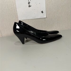 Prevata Made In Italy Low Kitten Heels Pointed Toe Pumps Slip On Size 9AA